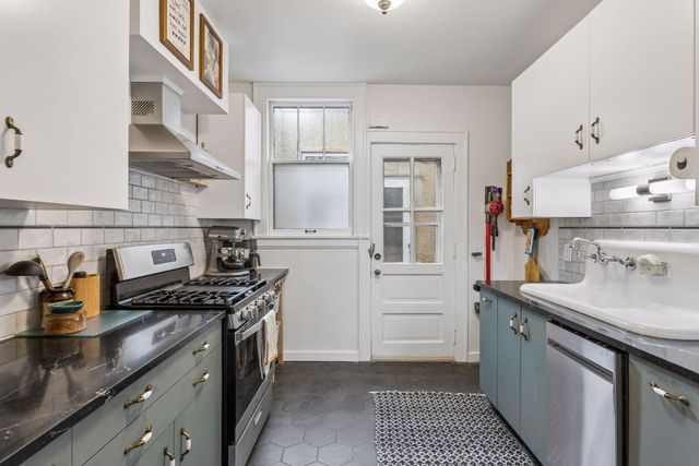 3904 Thomas Avenue S 202, Minneapolis, MN 55410