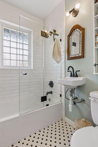 3904 Thomas Avenue S 202, Minneapolis, MN 55410