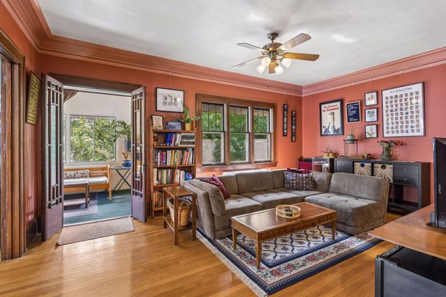 3904 Thomas Avenue S 202, Minneapolis, MN 55410