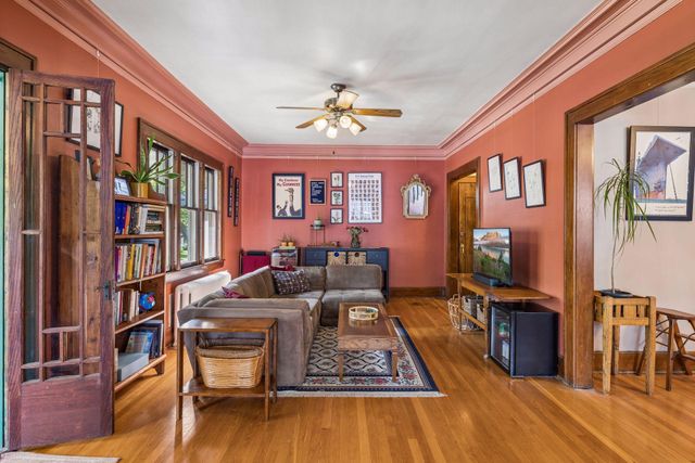 3904 Thomas Avenue S 202, Minneapolis, MN 55410