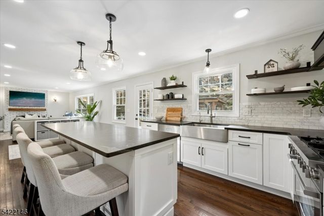 94 Bald Eagle Rd, Allamuchy Twp., NJ 07840