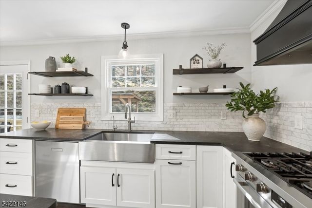 94 Bald Eagle Rd, Allamuchy Twp., NJ 07840