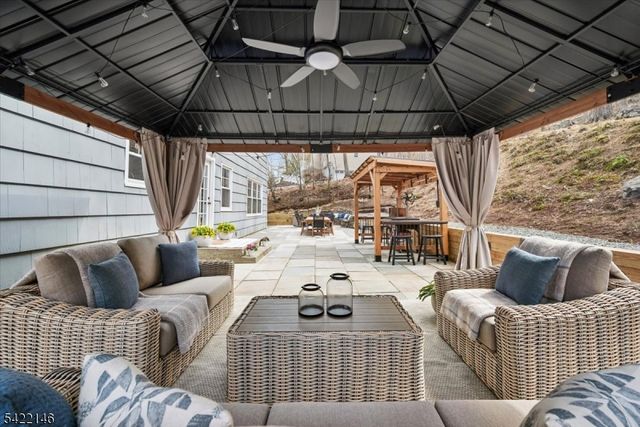 94 Bald Eagle Rd, Allamuchy Twp., NJ 07840