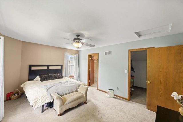 1803 Wexford LANE, Waukesha, WI 53186