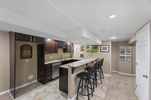 1803 Wexford LANE, Waukesha, WI 53186