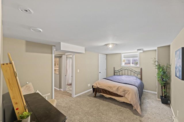 1803 Wexford LANE, Waukesha, WI 53186