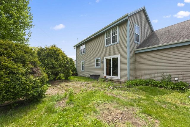 1803 Wexford LANE, Waukesha, WI 53186