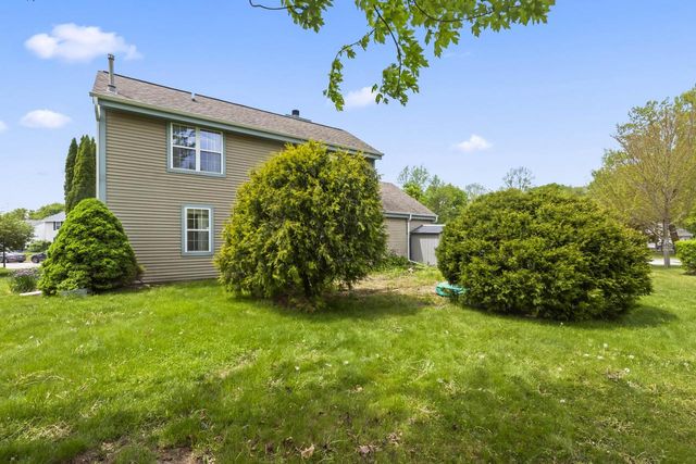 1803 Wexford LANE, Waukesha, WI 53186