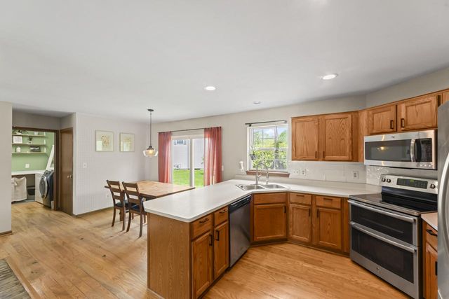 1803 Wexford LANE, Waukesha, WI 53186