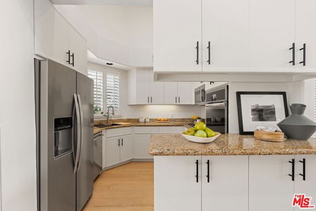 390 S Sepulveda Boulevard 409, Los Angeles, CA 90049