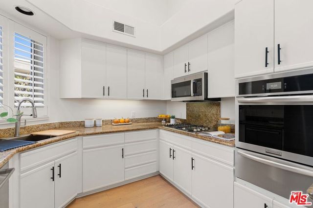 390 S Sepulveda Boulevard 409, Los Angeles, CA 90049