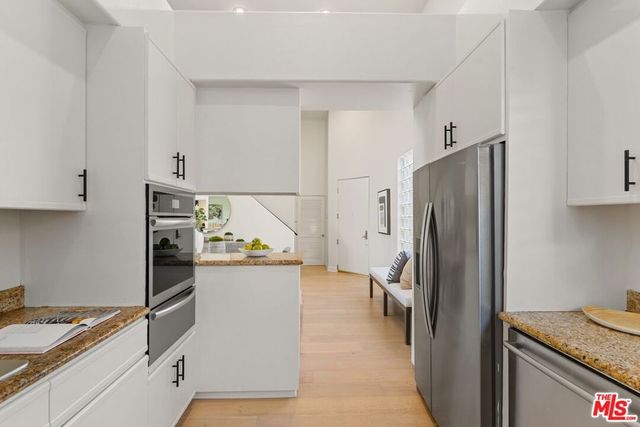 390 S Sepulveda Boulevard 409, Los Angeles, CA 90049