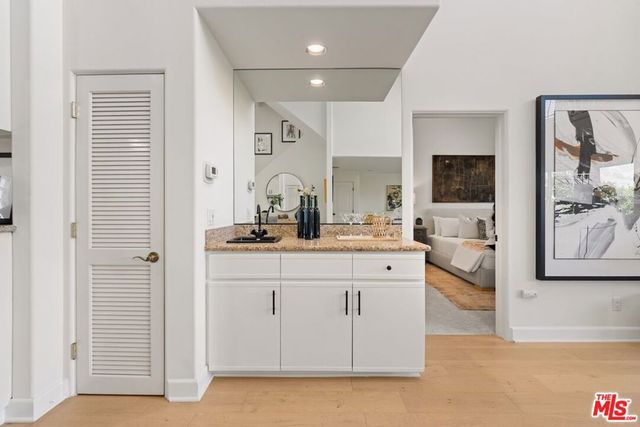 390 S Sepulveda Boulevard 409, Los Angeles, CA 90049