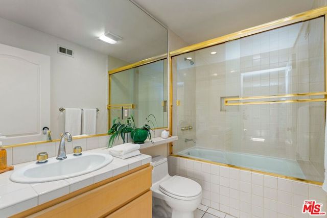 390 S Sepulveda Boulevard 409, Los Angeles, CA 90049