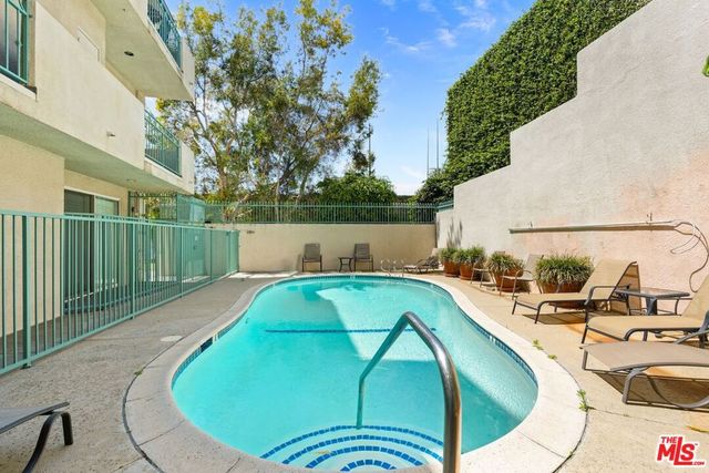 390 S Sepulveda Boulevard 409, Los Angeles, CA 90049