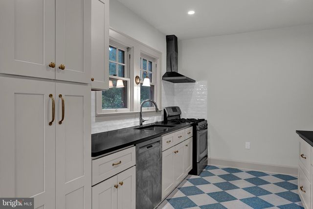 89 W UPPER FERRY RD, Ewing Twp, NJ 08628