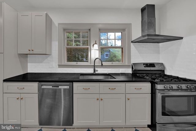 89 W UPPER FERRY RD, Ewing Twp, NJ 08628
