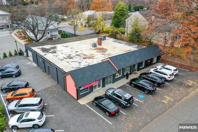 21 Van Blarcom, Midland Park, NJ 07432