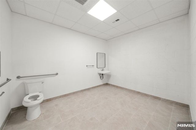 21 Van Blarcom, Midland Park, NJ 07432