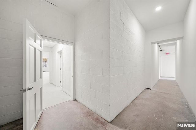 21 Van Blarcom, Midland Park, NJ 07432