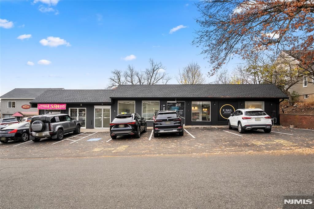 21 Van Blarcom, Midland Park, NJ 07432