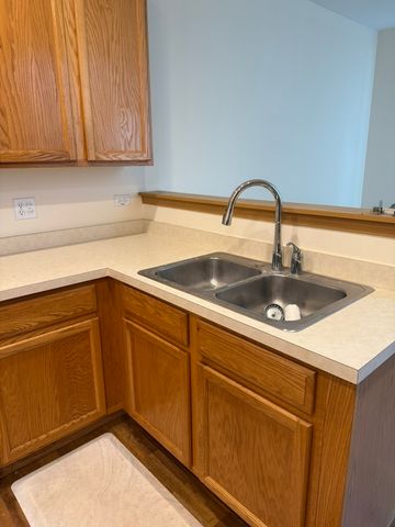 323 Tower Hill Drive, St. Charles, IL 60174