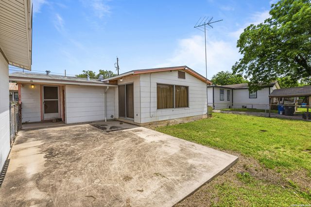 218 BETTY JEAN ST, San Antonio, TX 78223
