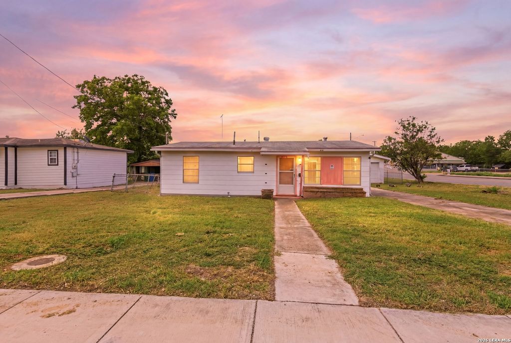 218 BETTY JEAN ST, San Antonio, TX 78223