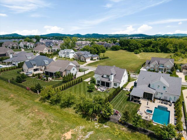 3817 Pulpmill Dr, Thompsons Station, TN 37179