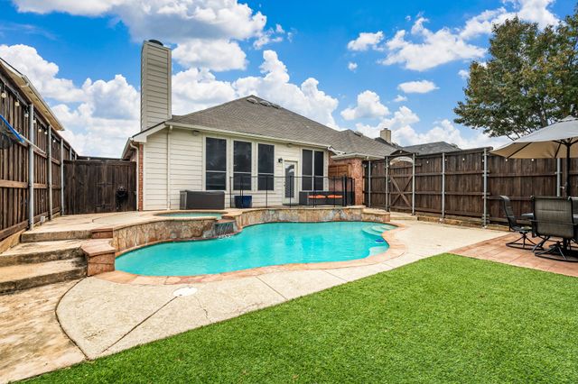 2128 Fountain Drive, Lewisville, TX 75067
