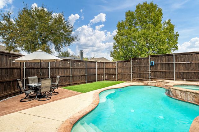 2128 Fountain Drive, Lewisville, TX 75067