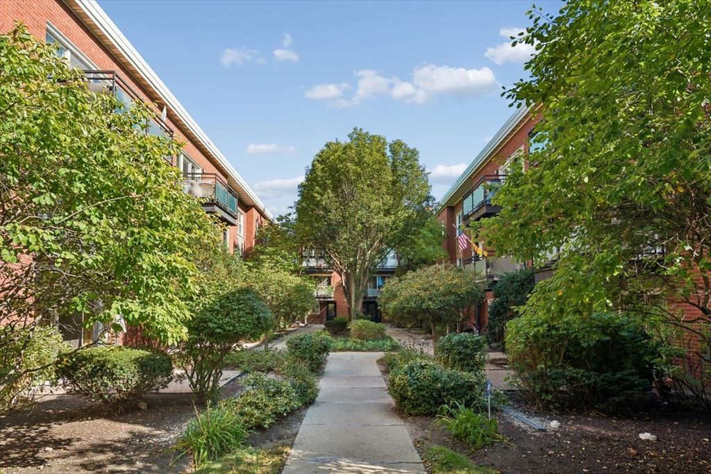 6415 N Damen Avenue 3W, Chicago, IL 60645 — photo 2