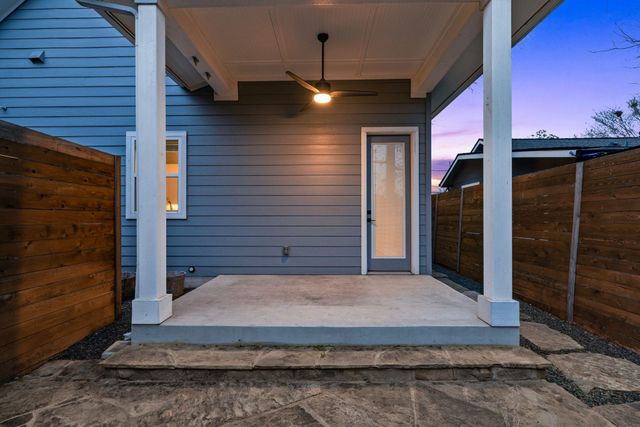 8414 Bowling Green DR 3, Austin, TX 78757