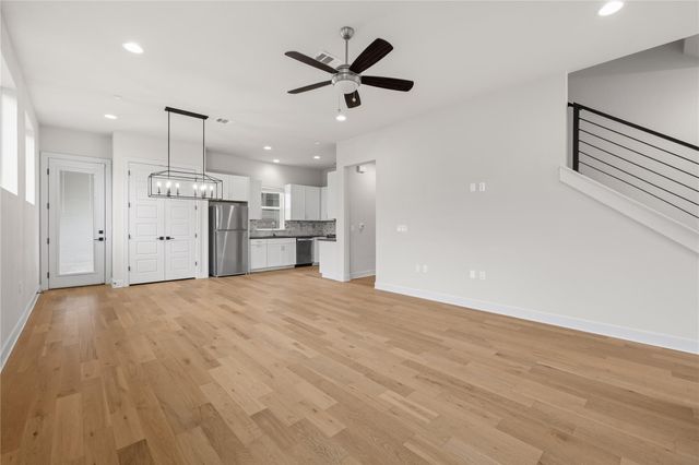 8414 Bowling Green DR 3, Austin, TX 78757