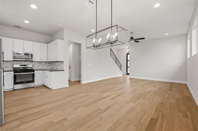 8414 Bowling Green DR 3, Austin, TX 78757