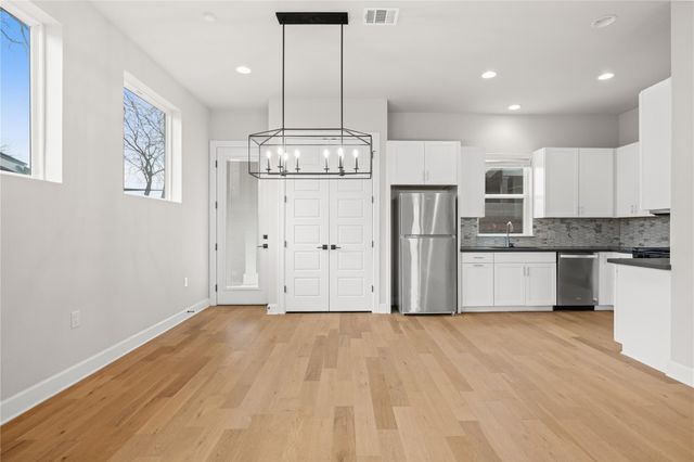 8414 Bowling Green DR 3, Austin, TX 78757