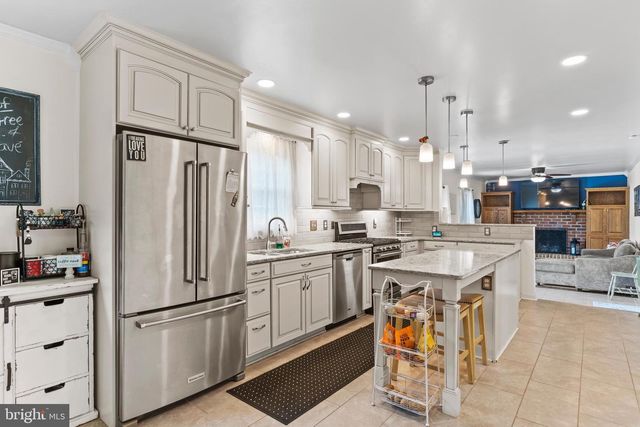 116 GREENBRIAR LN, Dillsburg, PA 17019