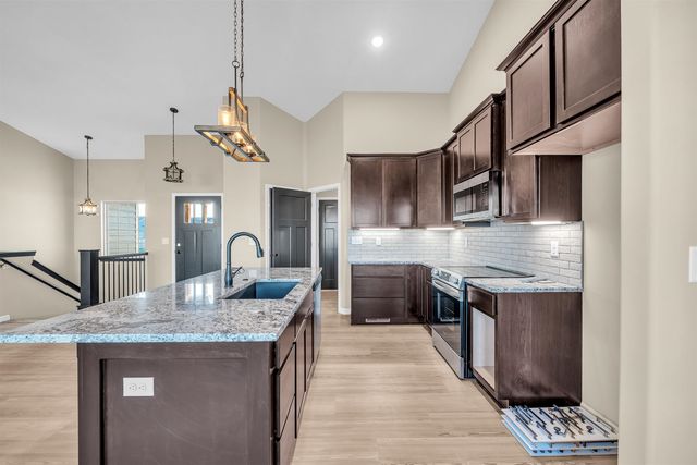 2588 Spring Meadows Ct, Derby, KS 67037