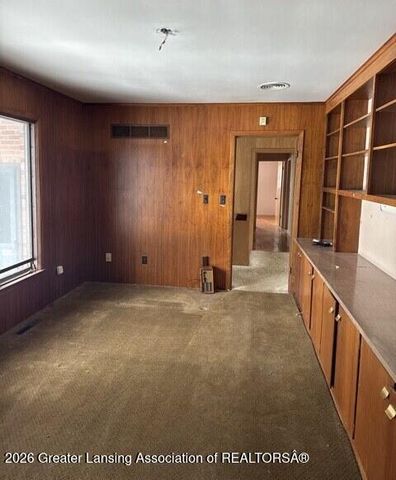 3215 S Cambridge Road, Lansing, MI 48911