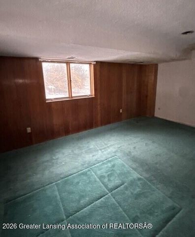 3215 S Cambridge Road, Lansing, MI 48911