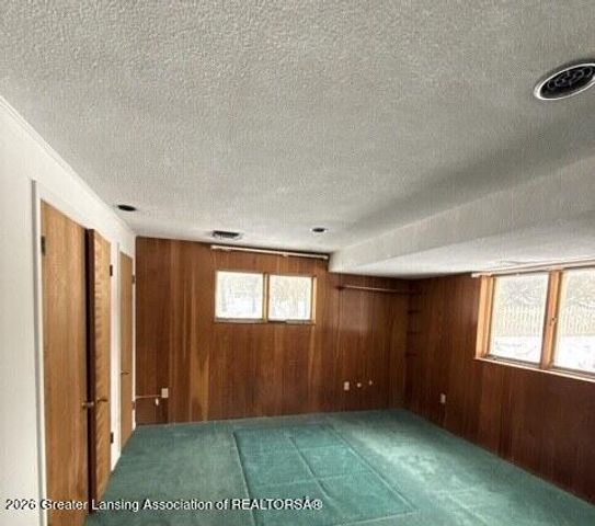 3215 S Cambridge Road, Lansing, MI 48911