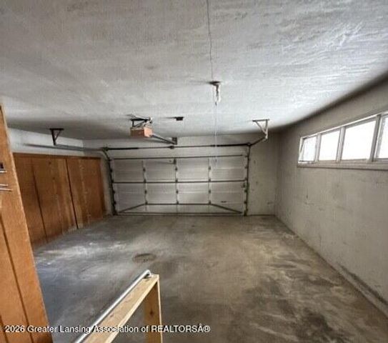 3215 S Cambridge Road, Lansing, MI 48911