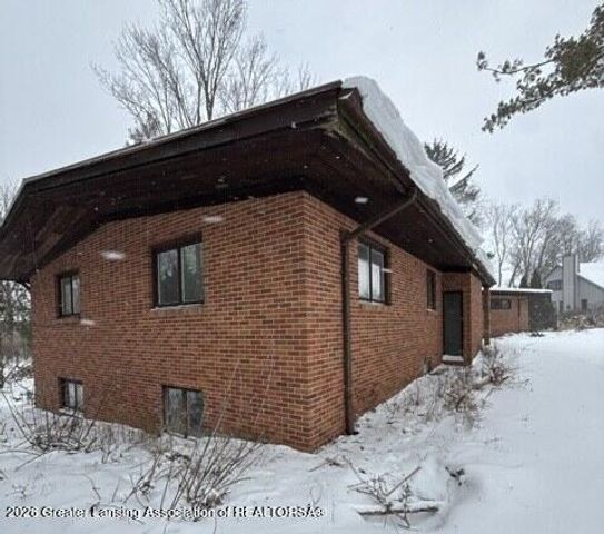 3215 S Cambridge Road, Lansing, MI 48911