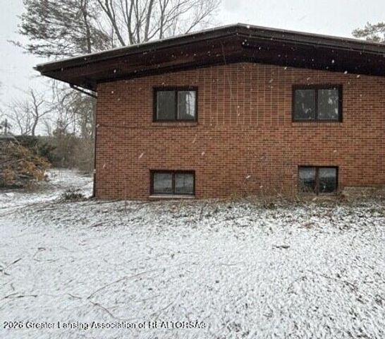 3215 S Cambridge Road, Lansing, MI 48911