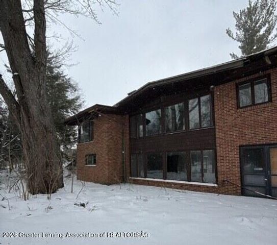 3215 S Cambridge Road, Lansing, MI 48911