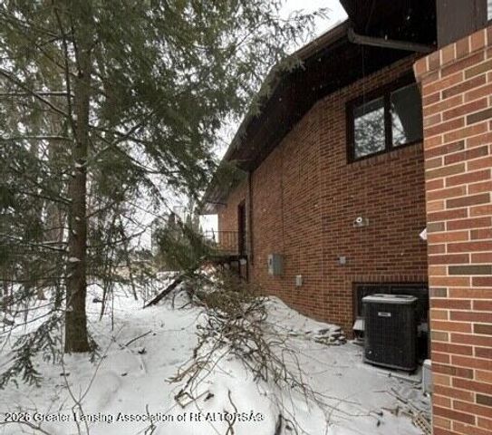 3215 S Cambridge Road, Lansing, MI 48911