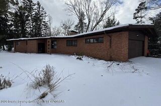 3215 S Cambridge Road, Lansing, MI 48911