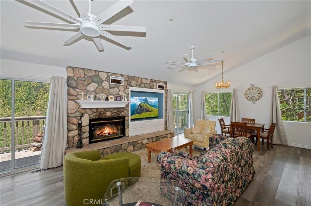 Image 3 of property listing at 1023 Pintail Circle, Lake Arrowhead, CA 92352