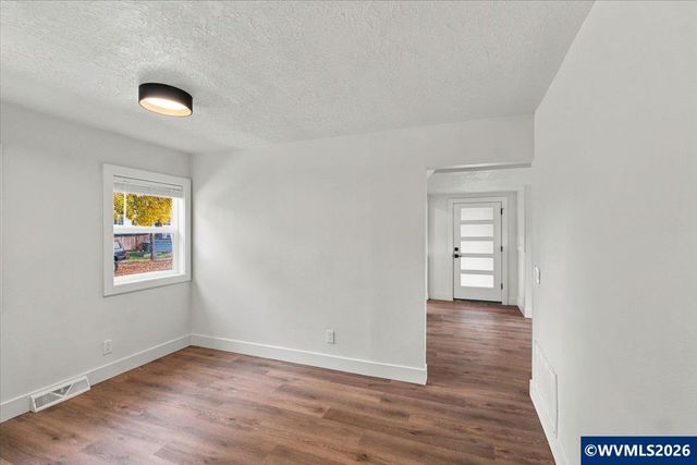 2580 SW 3rd St, Corvallis, OR 97333