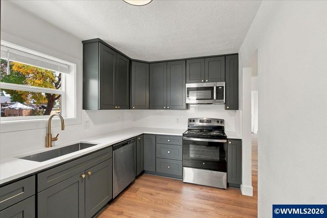 2580 SW 3rd St, Corvallis, OR 97333